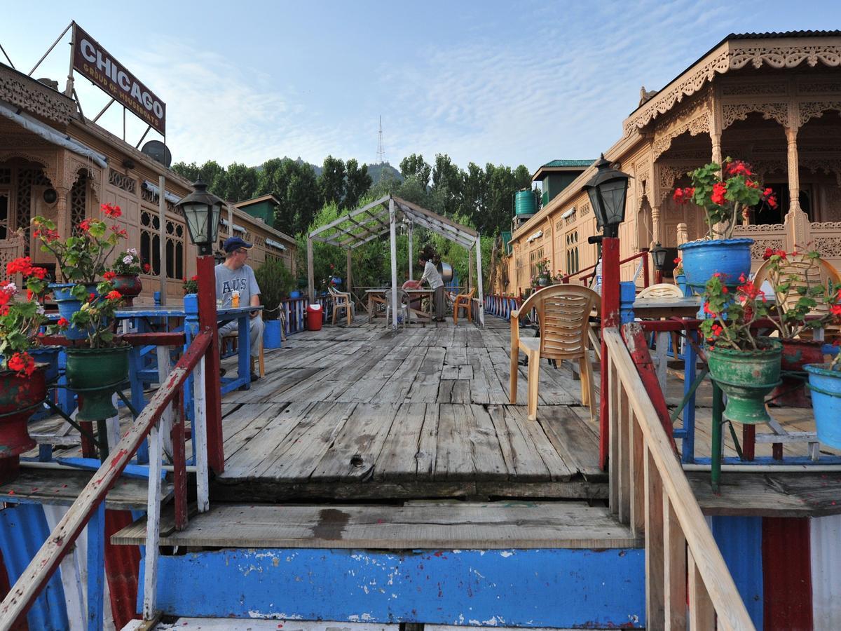 Chicago Group Of Houseboats Otel Srīnagar Dış mekan fotoğraf